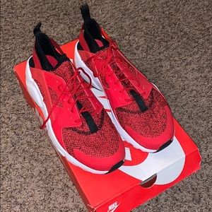 Nike Air Hurache - red